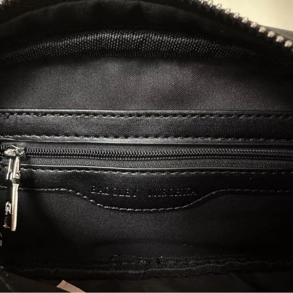 Badgley Mischka Medium
Quilted Camera Bag - Picture 4 of 4